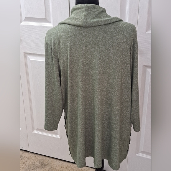 Zac & Rachel Woman Heather Green Slouchy Neck Shir. Size 1X - Picture 3 of 9